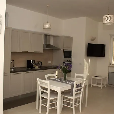 아파트호텔 'la Quercia' 치스테르니노